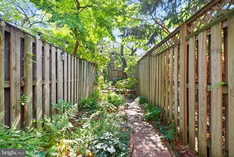 Exterior - 210 4th St SE, Washington, DC 20003 photo 7 of 9