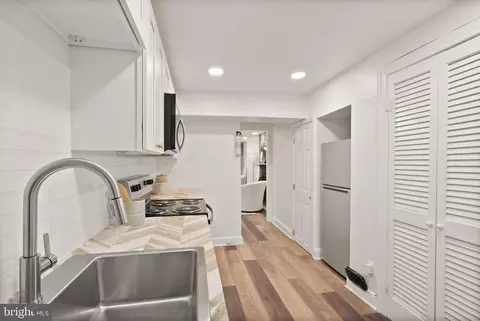 Entry Way - 210 4th St SE, Washington, DC 20003 photo 3 of 5