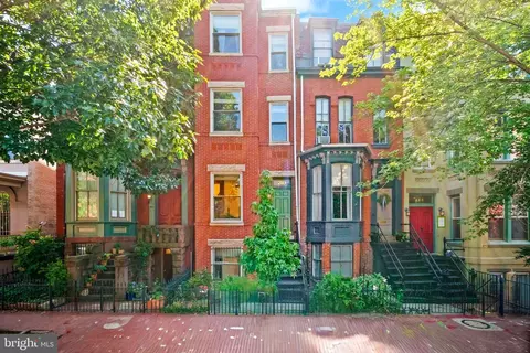 210 4th St SE, Washington, DC 20003