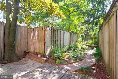 Exterior - 210 4th St SE, Washington, DC 20003 photo 3 of 9