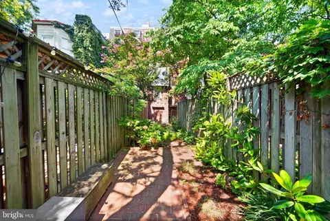 Exterior - 210 4th St SE, Washington, DC 20003 photo 4 of 9