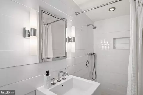 Bath - 1418 33rd St NW, Washington, DC 20007 photo 4 of 7