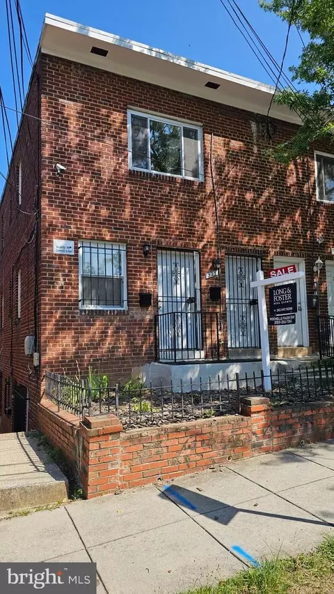 323 54th St NE, Washington, DC 20019
