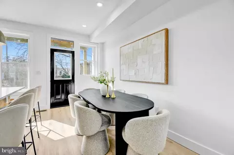 Dining - 517 Florida Ave NE, Washington, DC 20002 photo 2 of 2