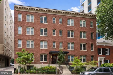 1121 24th St NW #209, Washington, DC 20037