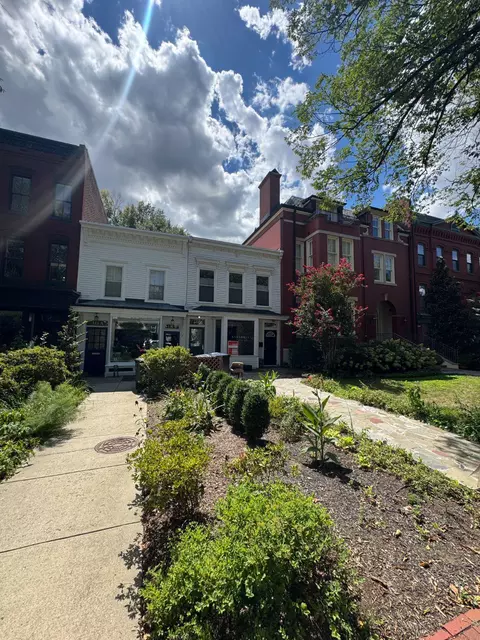 409 E Capitol St SE, Washington, DC 20003 photo 2