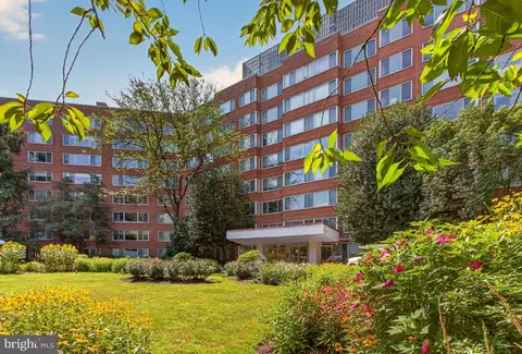 4000 Tunlaw Rd NW #705, Washington, DC 20007