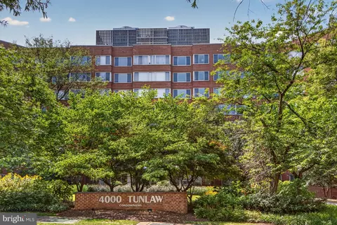 4000 Tunlaw Rd NW #705, Washington, DC 20007
