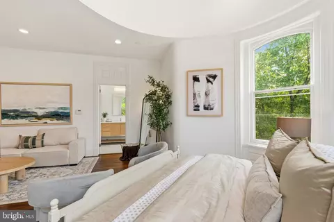 Bedroom - 1229 O St NW, Washington, DC 20005 photo 2 of 5