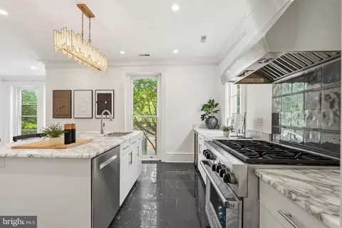 Kitchen - 1229 O St NW, Washington, DC 20005 photo 5 of 7
