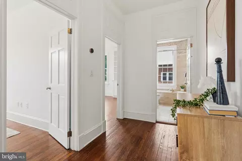 Entry Way - 1229 O St NW, Washington, DC 20005 photo 3 of 3