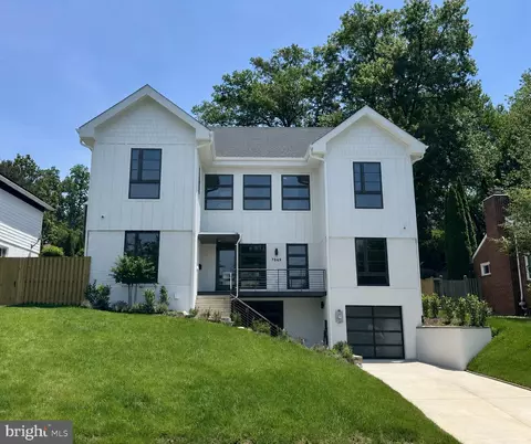 7049 Western Ave NW, Washington, DC 20015