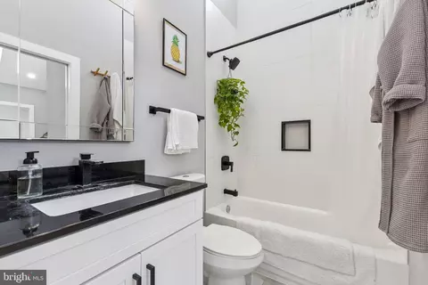 Bath - 1273 Simms Pl NE #3, Washington, DC 20002 photo 1 of 1