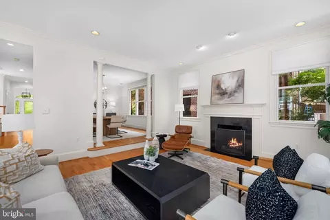 Living - 4561 Macarthur Blvd NW, Washington, DC 20007 photo 3 of 3