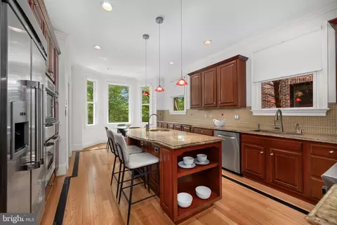 Kitchen - 4561 Macarthur Blvd NW, Washington, DC 20007 photo 4 of 4