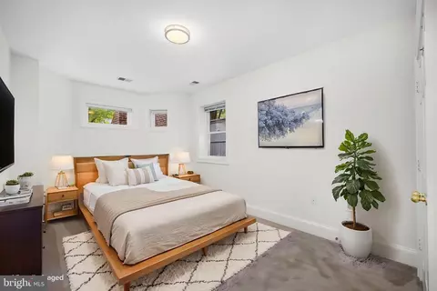 Bedroom - 4561 Macarthur Blvd NW, Washington, DC 20007 photo 4 of 6