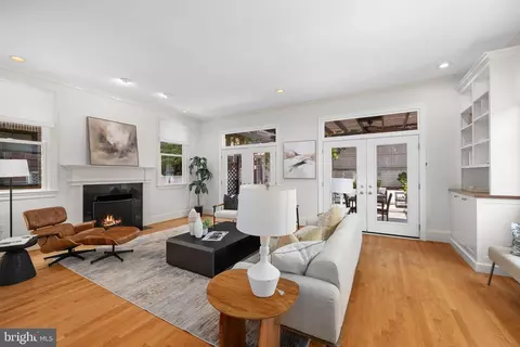 Living - 4561 Macarthur Blvd NW, Washington, DC 20007 photo 2 of 3