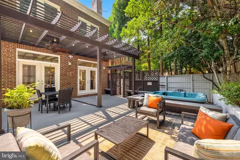 Exterior - 4561 Macarthur Blvd NW, Washington, DC 20007 photo 3 of 4