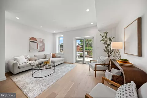 Living - 131 11th St NE, Washington, DC 20002 photo 5 of 5