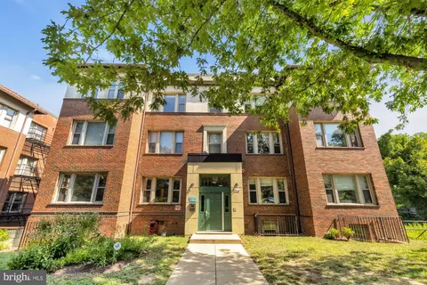 1218 Perry St NE #101, Washington, DC 20017