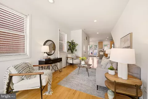 1718 9th St NW #1, Washington, DC 20001