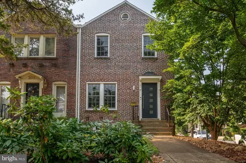 3544 S Street St NW, Washington, DC 20007