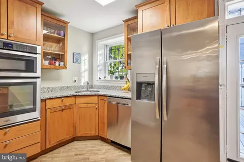 Kitchen - 403 E Street St NE, Washington, DC 20002 photo 4 of 4