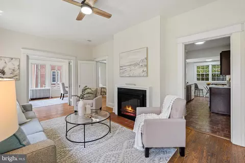 4323 Fessenden St NW, Washington, DC 20016