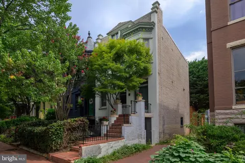 Exterior - 208 12th St SE, Washington, DC 20003 photo 6 of 6
