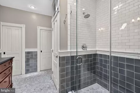 Bath - 138 D St SE, Washington, DC 20003 photo 3 of 4