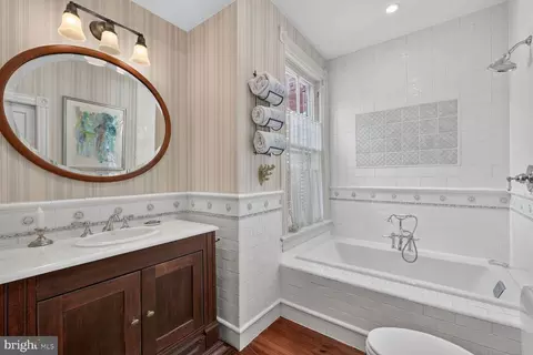 Bath - 138 D St SE, Washington, DC 20003 photo 4 of 4
