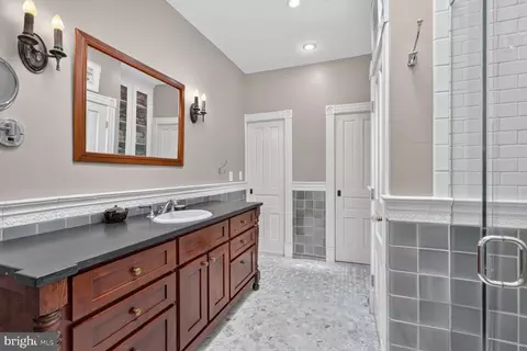 Bath - 138 D St SE, Washington, DC 20003 photo 2 of 4