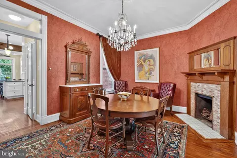 Dining - 138 D St SE, Washington, DC 20003 photo 2 of 2