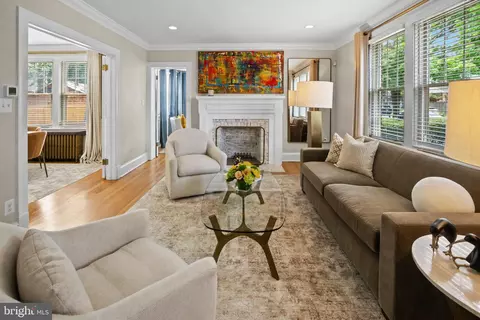 2218 32nd St SE, Washington, DC 20020