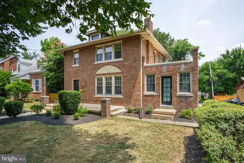 2218 32nd St SE, Washington, DC 20020