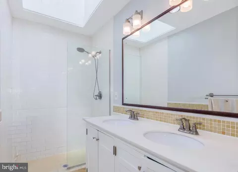 Bath - 3514 34th St NW, Washington, DC 20008 photo 2 of 4