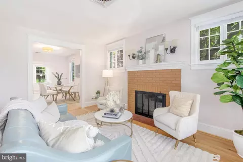 3514 34th St NW, Washington, DC 20008