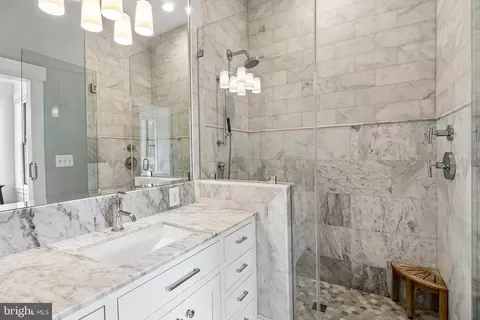 Bath - 504 C St NE #4, Washington, DC 20002 photo 2 of 3