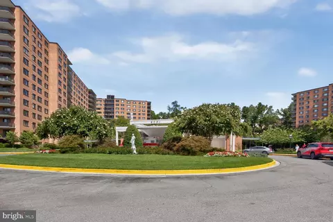 4201 Cathedral Ave NW #1022E, Washington, DC 20016