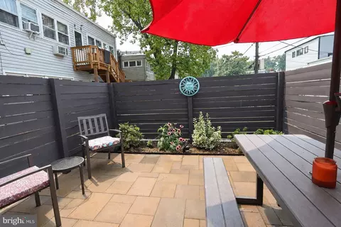 Exterior - 2228 40th St NW #2, Washington, DC 20007 photo 4 of 9
