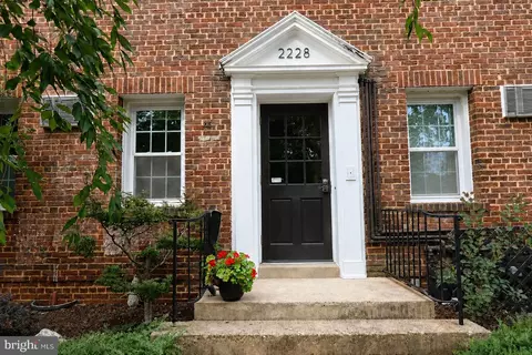 2228 40th St NW #2, Washington, DC 20007