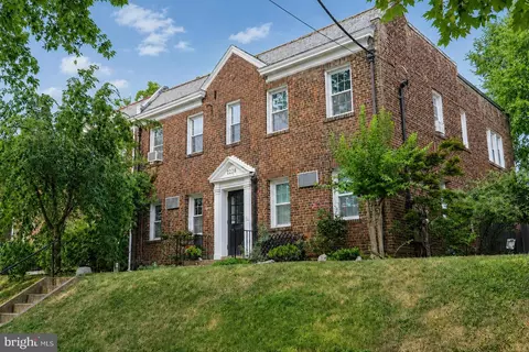 Exterior - 2228 40th St NW #2, Washington, DC 20007 photo 2 of 9