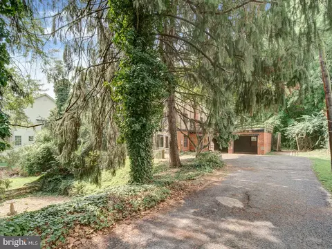 3819 Suitland Rd SE, Washington, DC 20020
