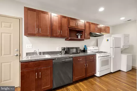 Kitchen - 500 9th St SE, Washington, DC 20003 photo 5 of 5