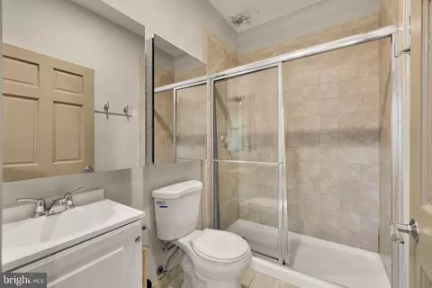 Bath - 500 9th St SE, Washington, DC 20003 photo 6 of 9