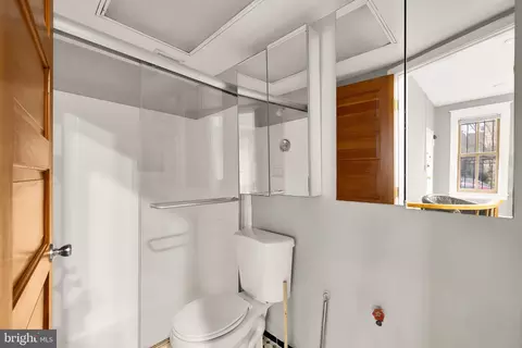 Bath - 500 9th St SE, Washington, DC 20003 photo 3 of 9
