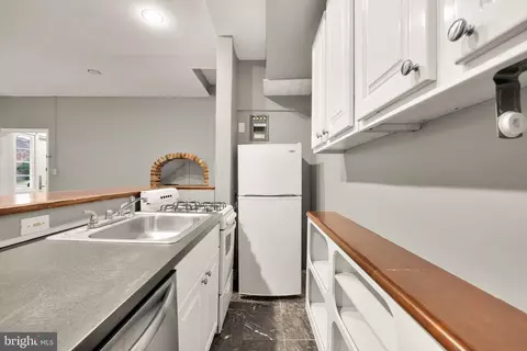 Kitchen - 500 9th St SE, Washington, DC 20003 photo 2 of 5
