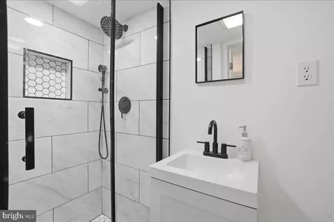 Bath - 939 15th St SE, Washington, DC 20003 photo 1 of 4