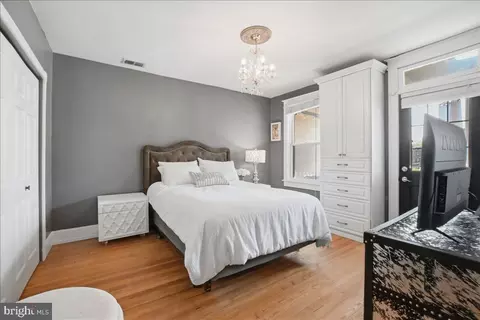 Bedroom - 939 15th St SE, Washington, DC 20003 photo 1 of 3