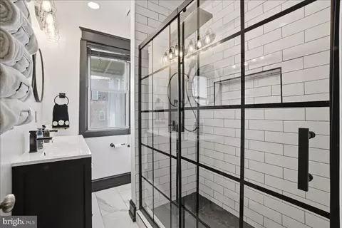 Bath - 939 15th St SE, Washington, DC 20003 photo 2 of 4